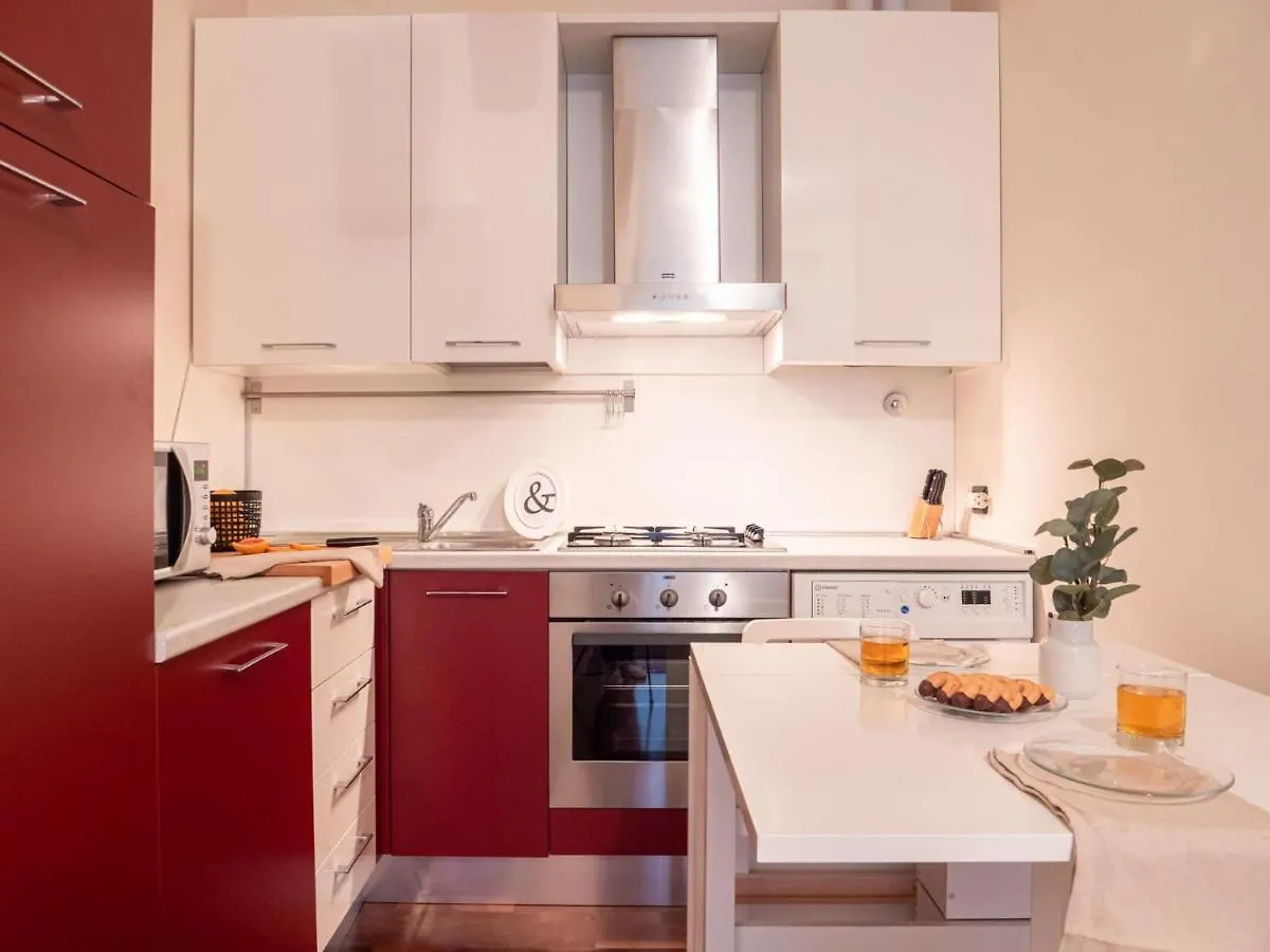 The Best Rent - Lovely One-Bedroom Apartment In Isola District Milano 0*,  Italia